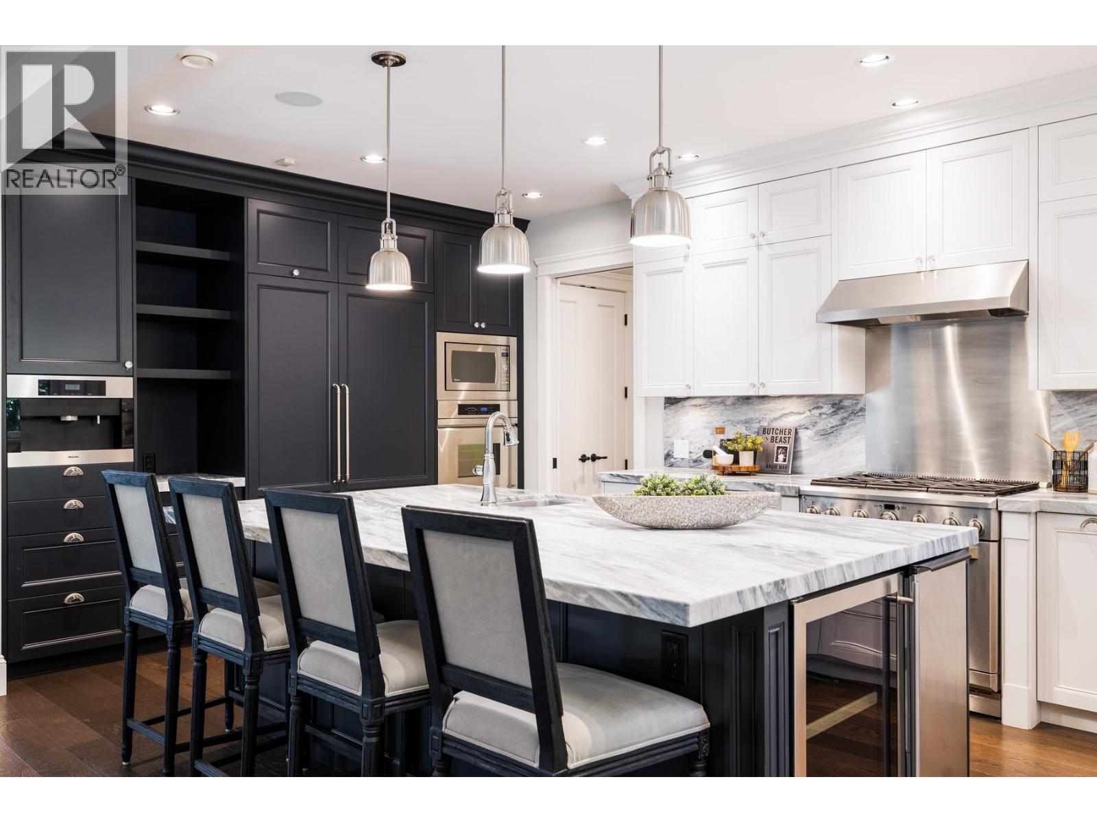 3850 ST. MARYS AVENUE, North Vancouver