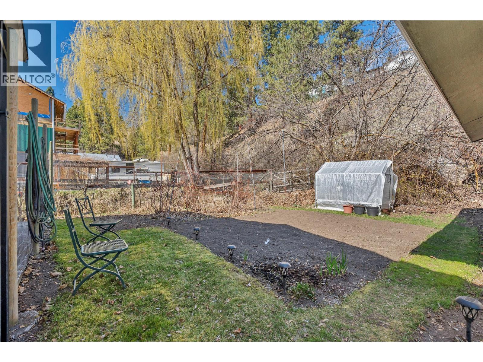 411 Auburn Cres - 33