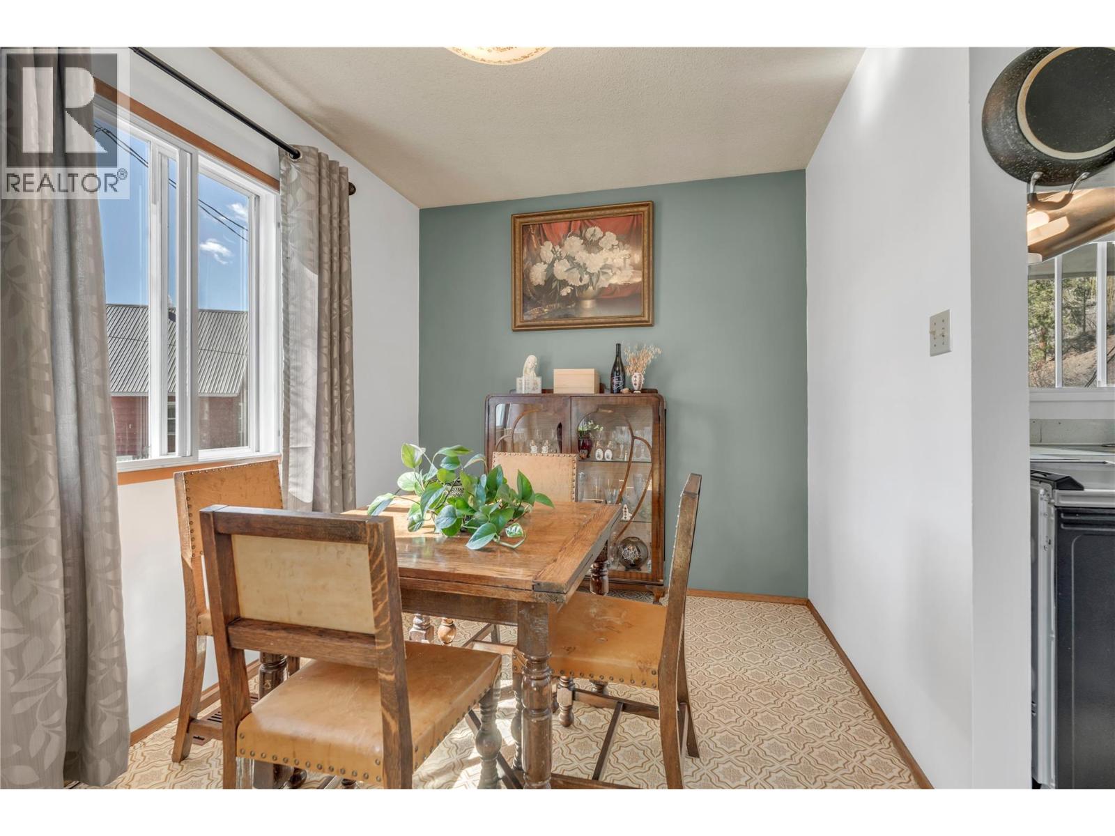 411 Auburn Cres - 7