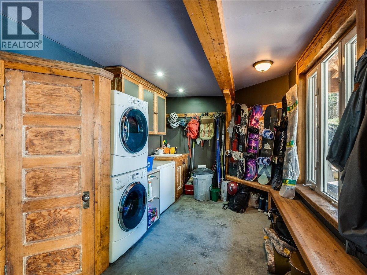 1876 PLANER CRESCENT - 21