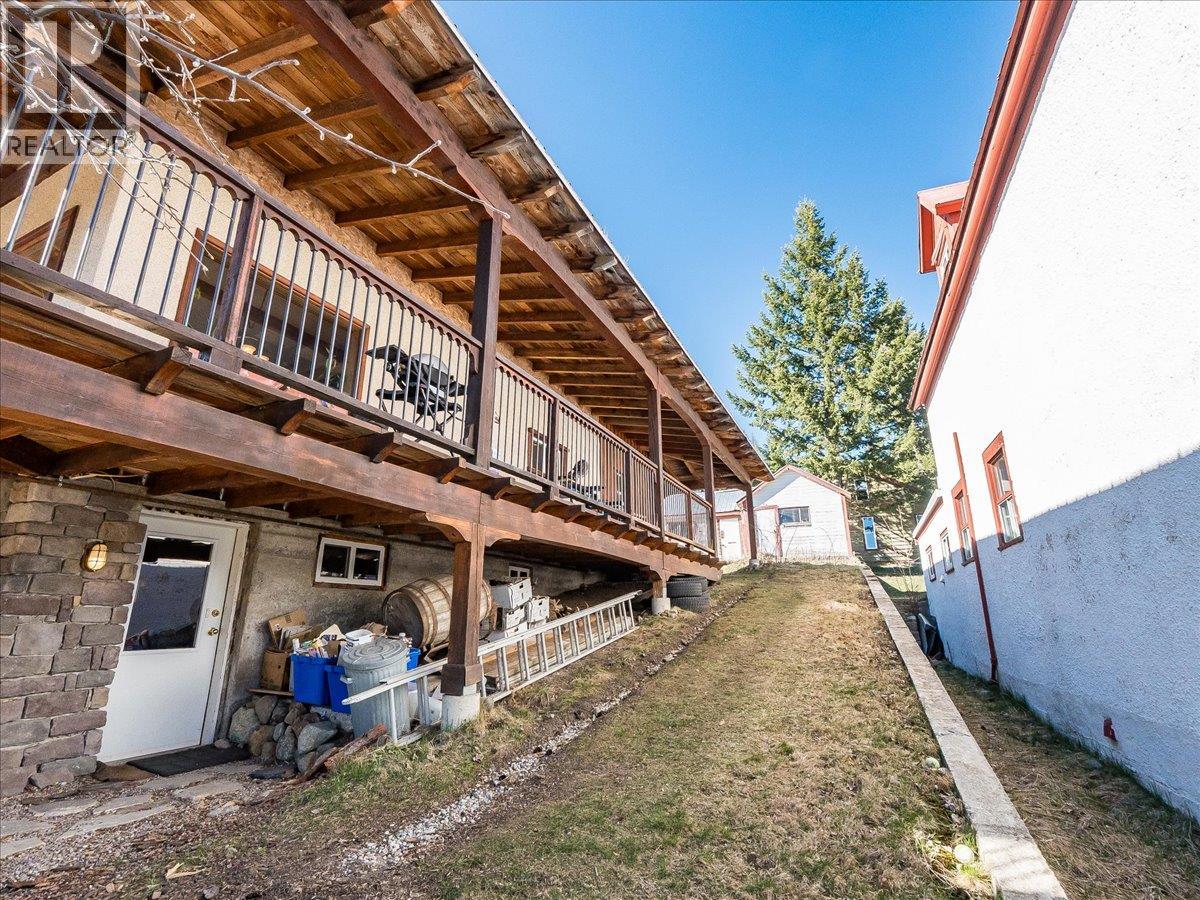 1876 PLANER CRESCENT - 40