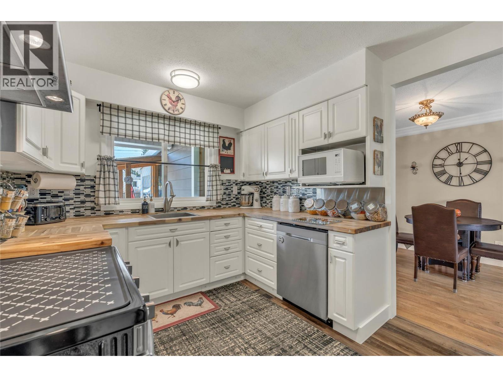 402 BILLITER AVENUE - 12