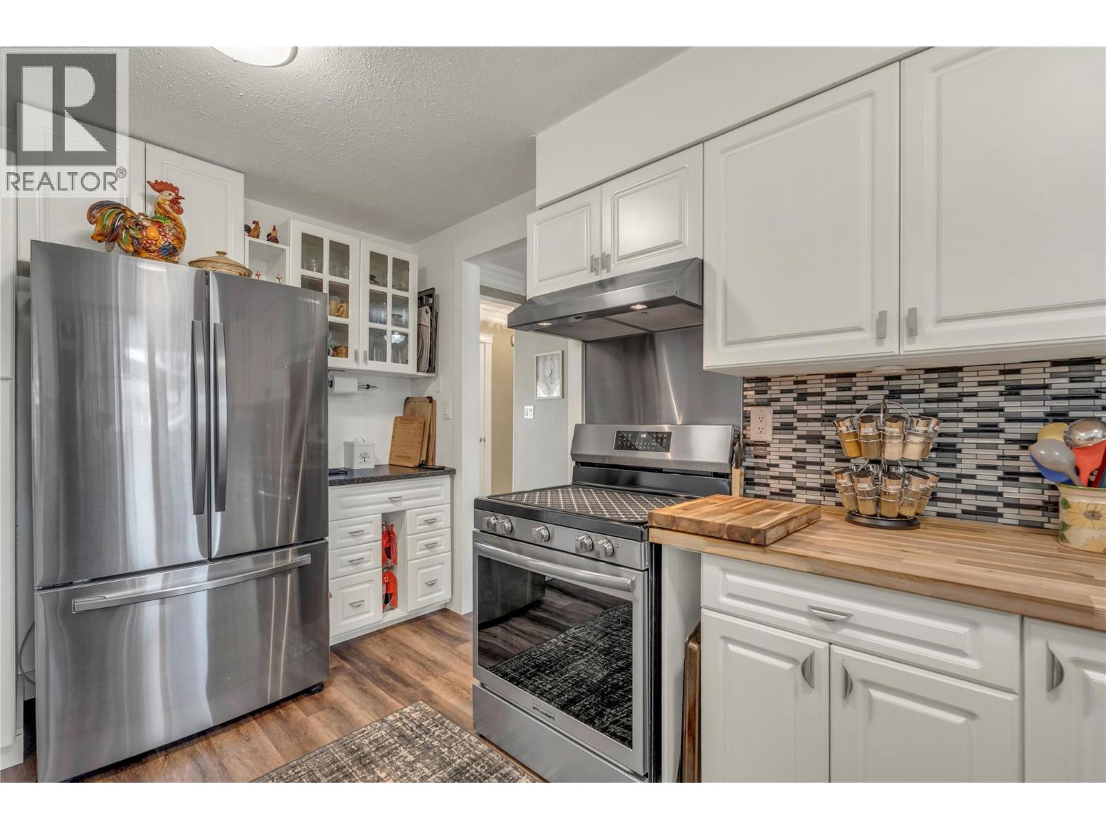 402 BILLITER AVENUE - 13