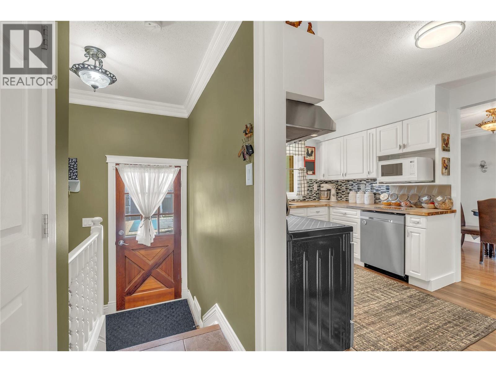 402 BILLITER AVENUE - 15