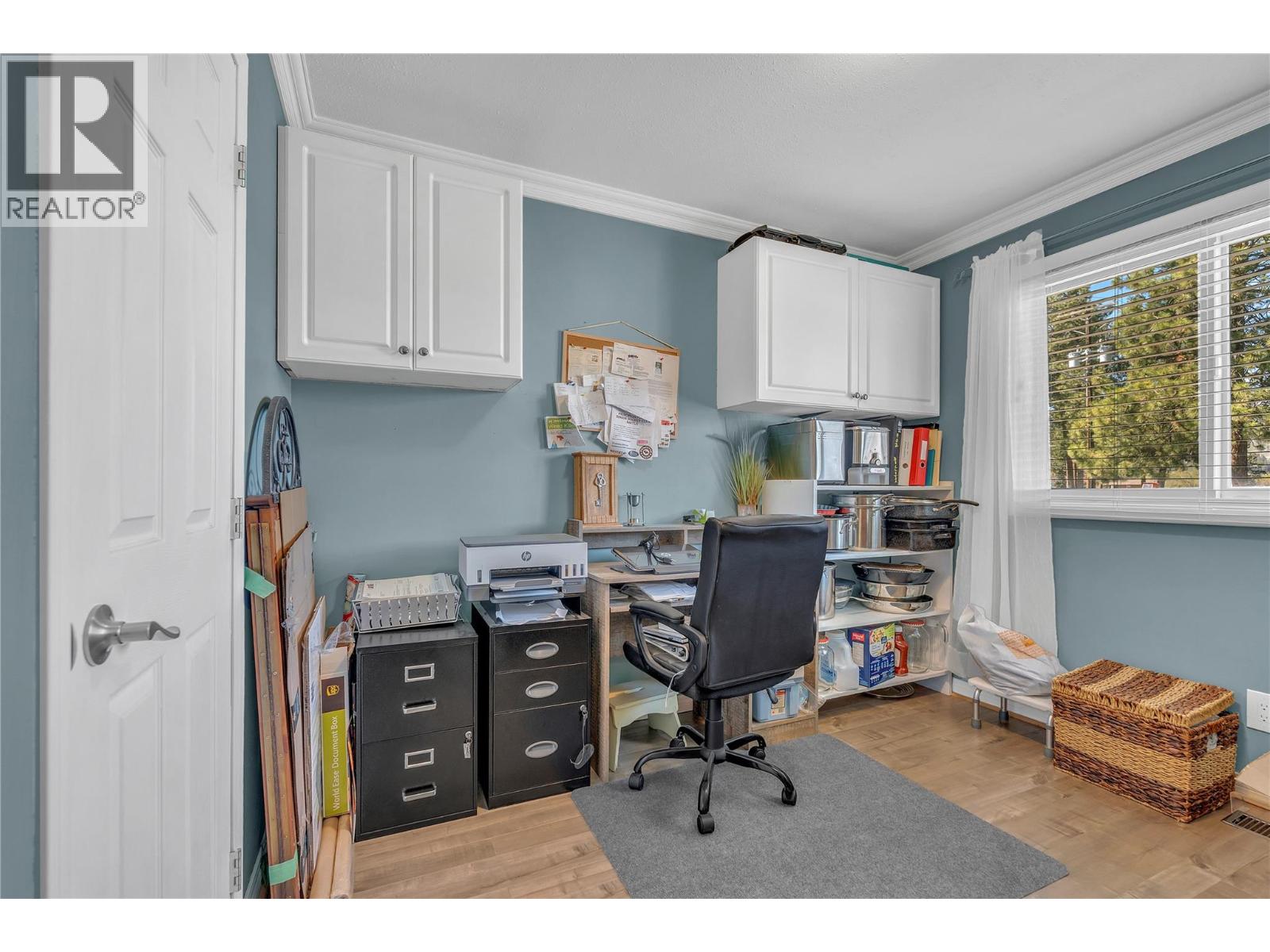 402 BILLITER AVENUE - 17