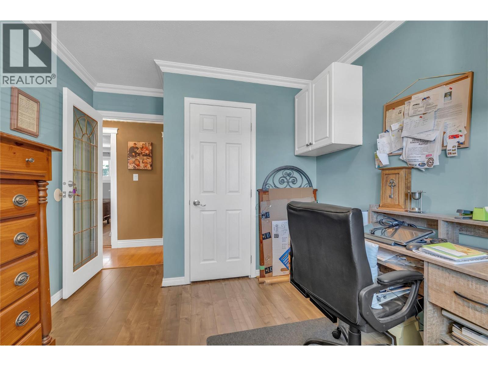 402 BILLITER AVENUE - 18