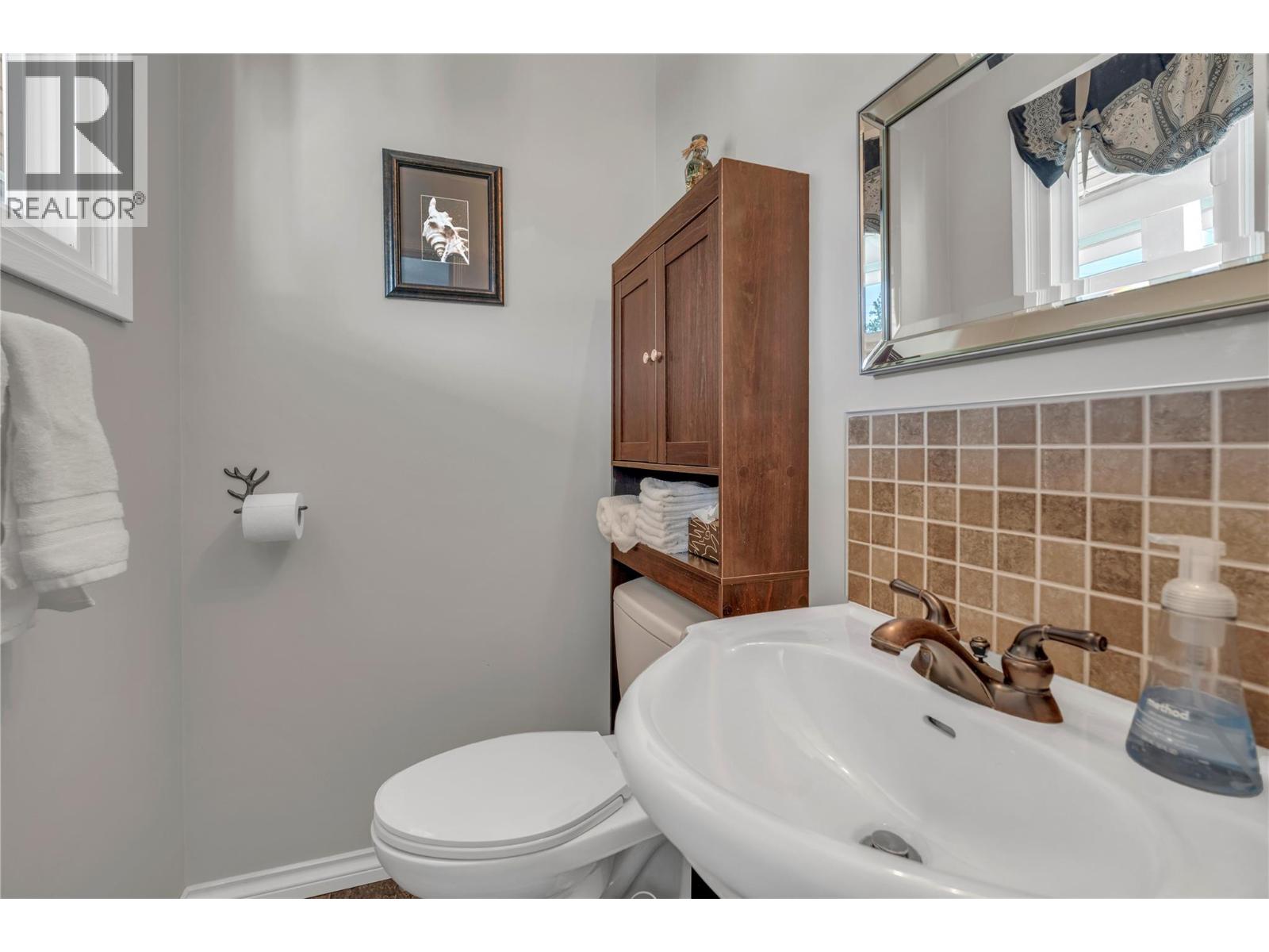 402 BILLITER AVENUE - 23