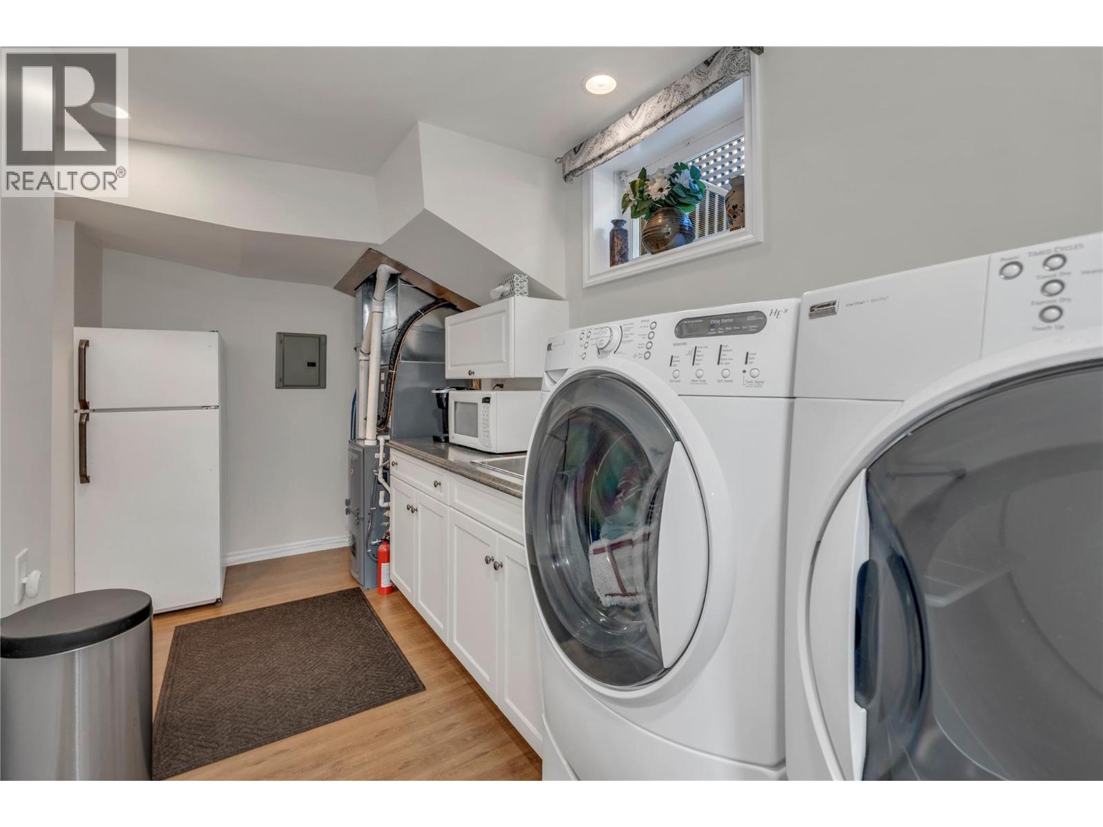 402 BILLITER AVENUE - 27