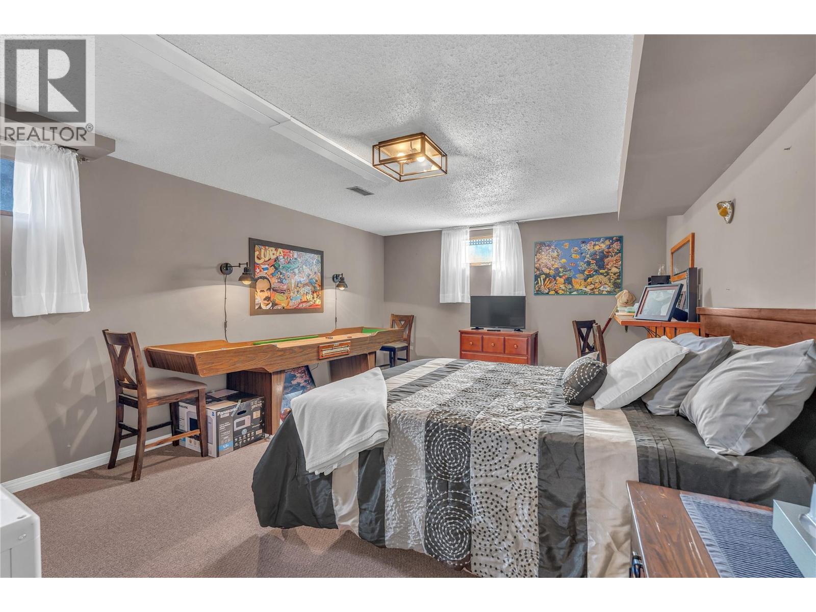 402 BILLITER AVENUE - 28