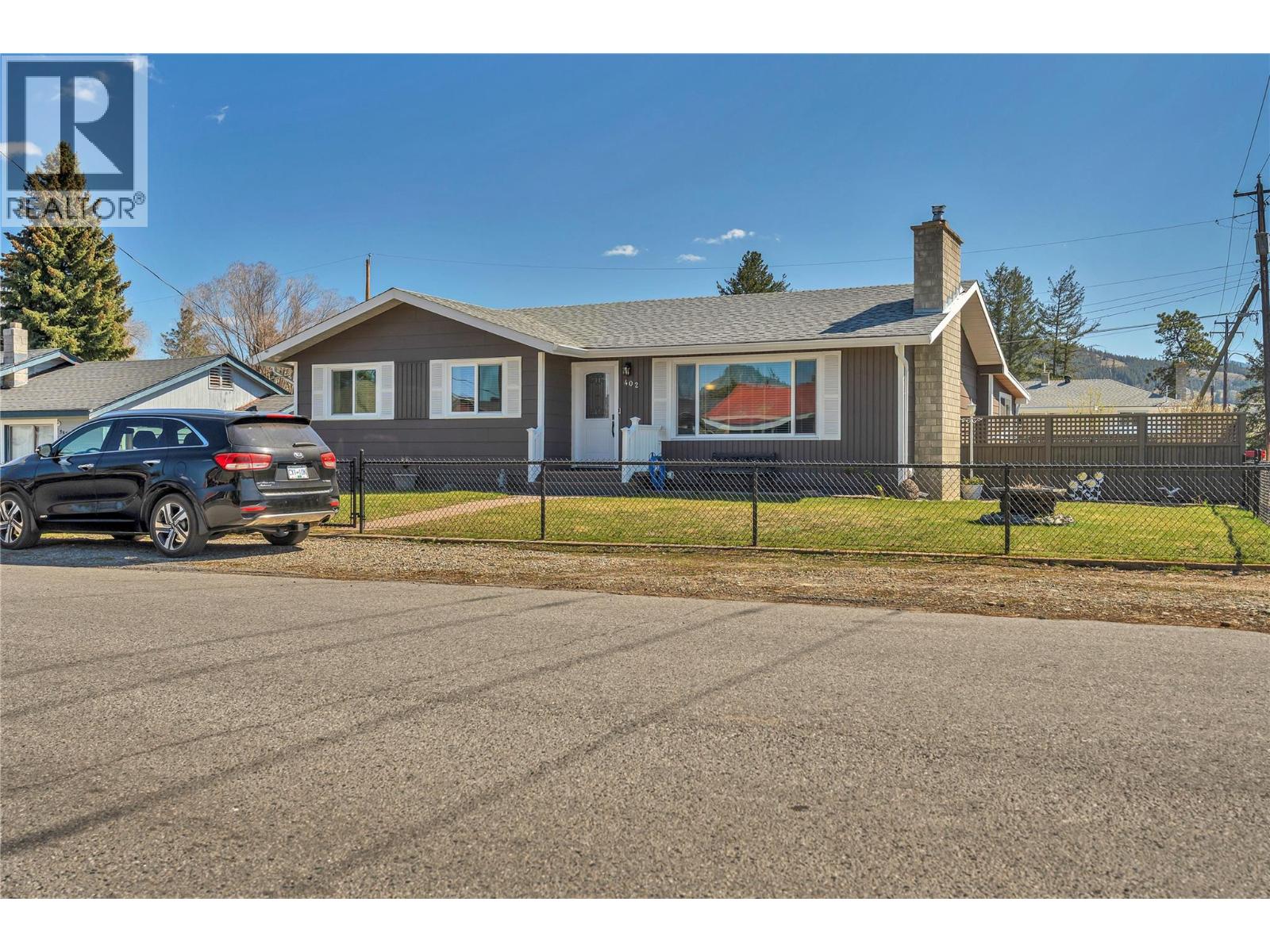 402 BILLITER AVENUE - 3