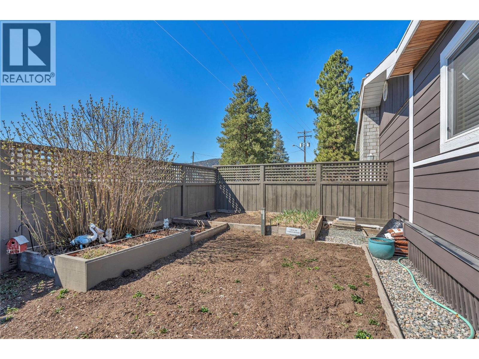 402 BILLITER AVENUE - 35