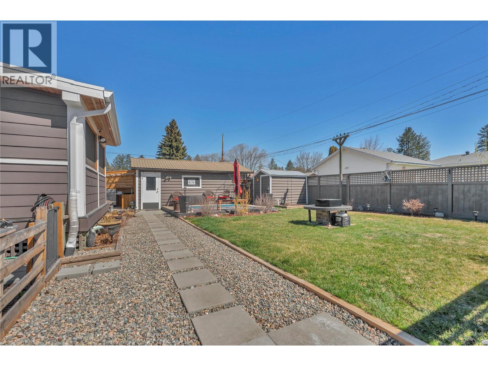 402 BILLITER AVENUE - 36