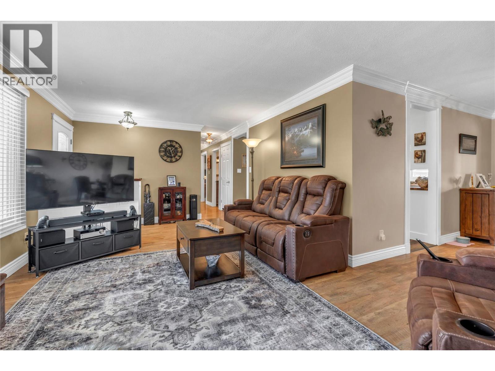 402 BILLITER AVENUE - 6