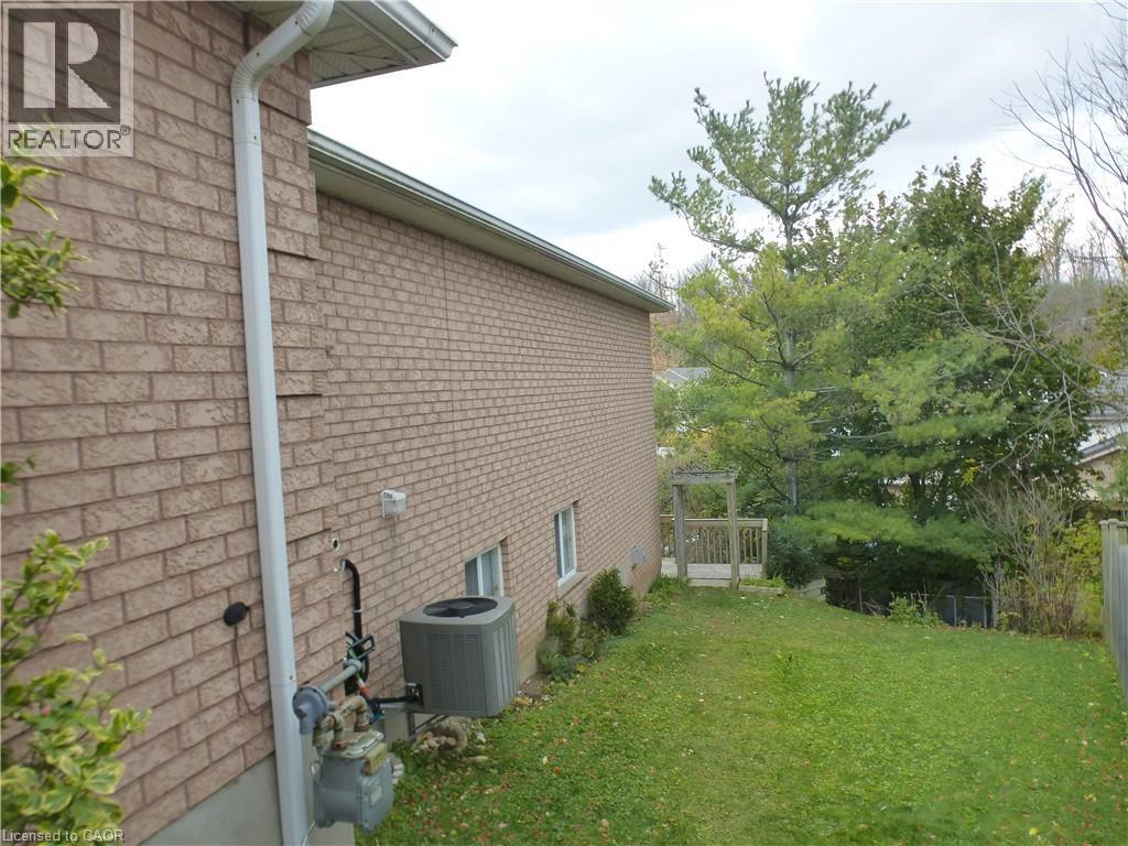 114 GLENCLIFFE Court, Kitchener, Ontario, N2B3X1 — Photo 35