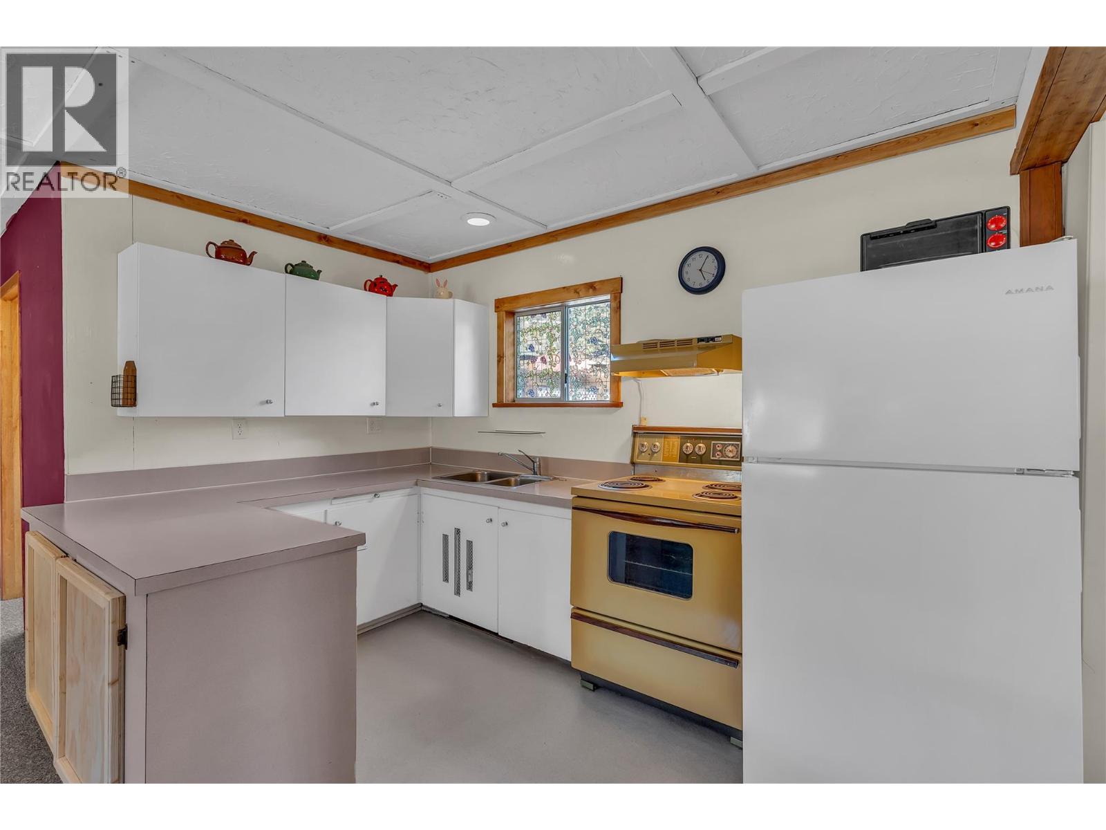 2615 NICOLA AVENUE - 11