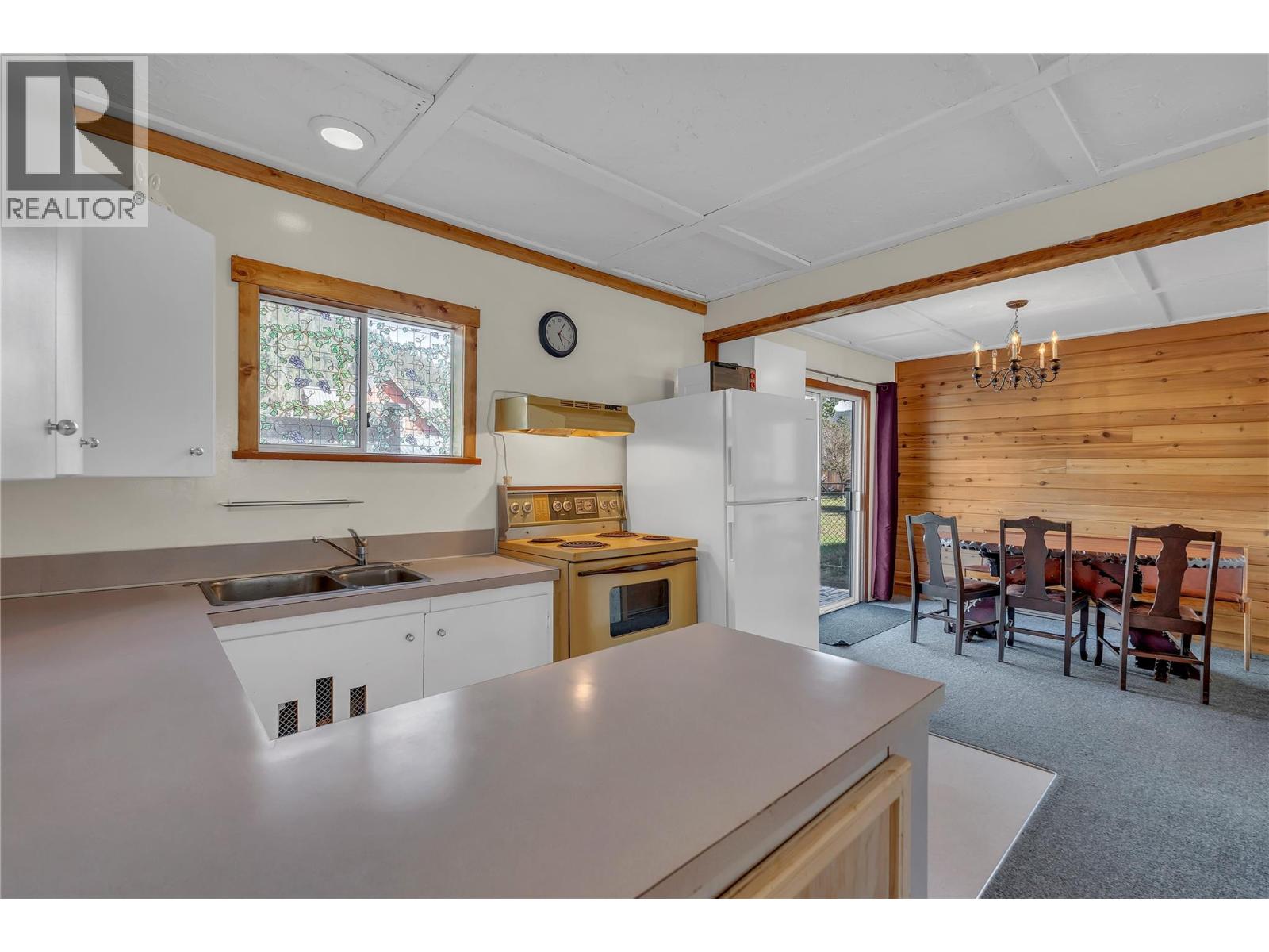 2615 NICOLA AVENUE - 12