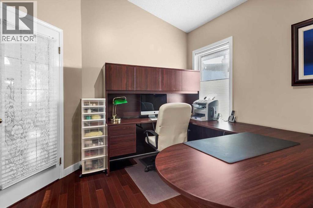 
          22 Varsity Estates Close Northwest
            <br/>
            <span>Calgary</span>
            , 
            <span>AB</span>
             <span>T3B5J2</span>
         - Photo 16