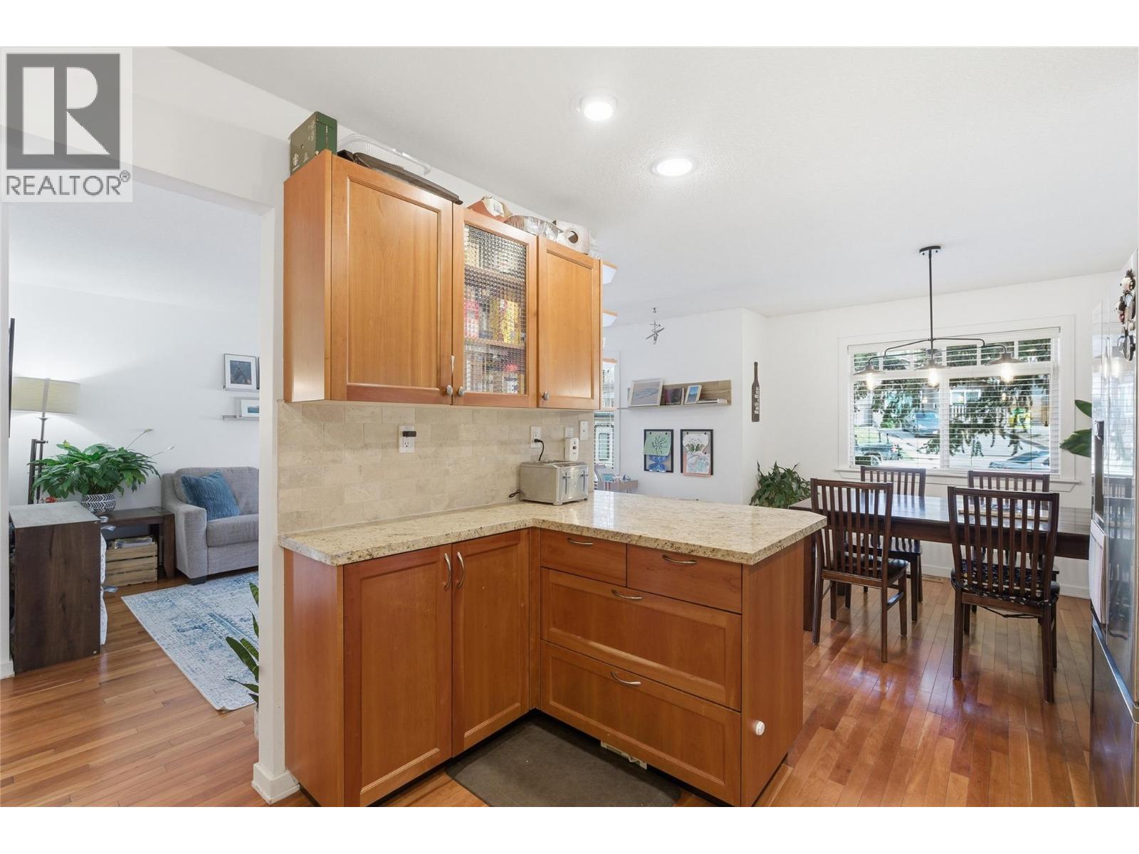 610 GLENEAGLES DRIVE - 18