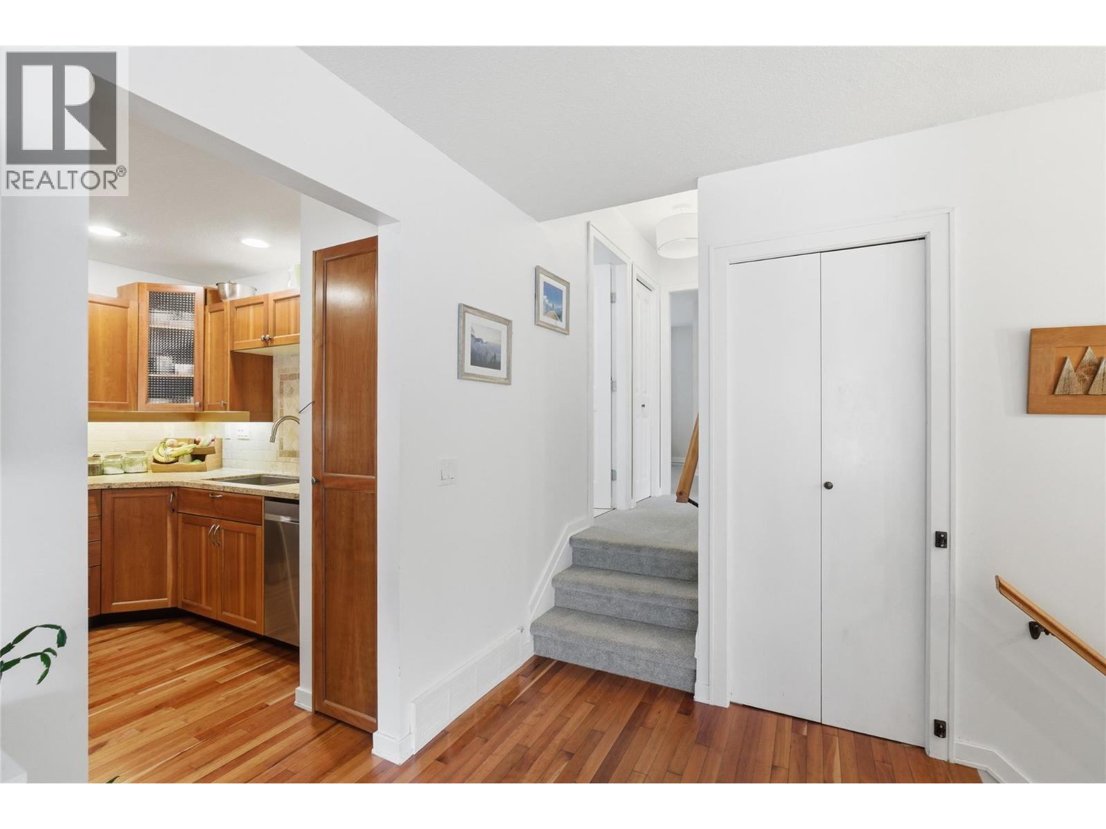 610 GLENEAGLES DRIVE - 19