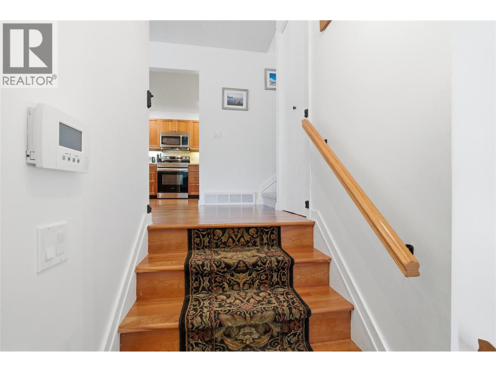 610 GLENEAGLES DRIVE - 32