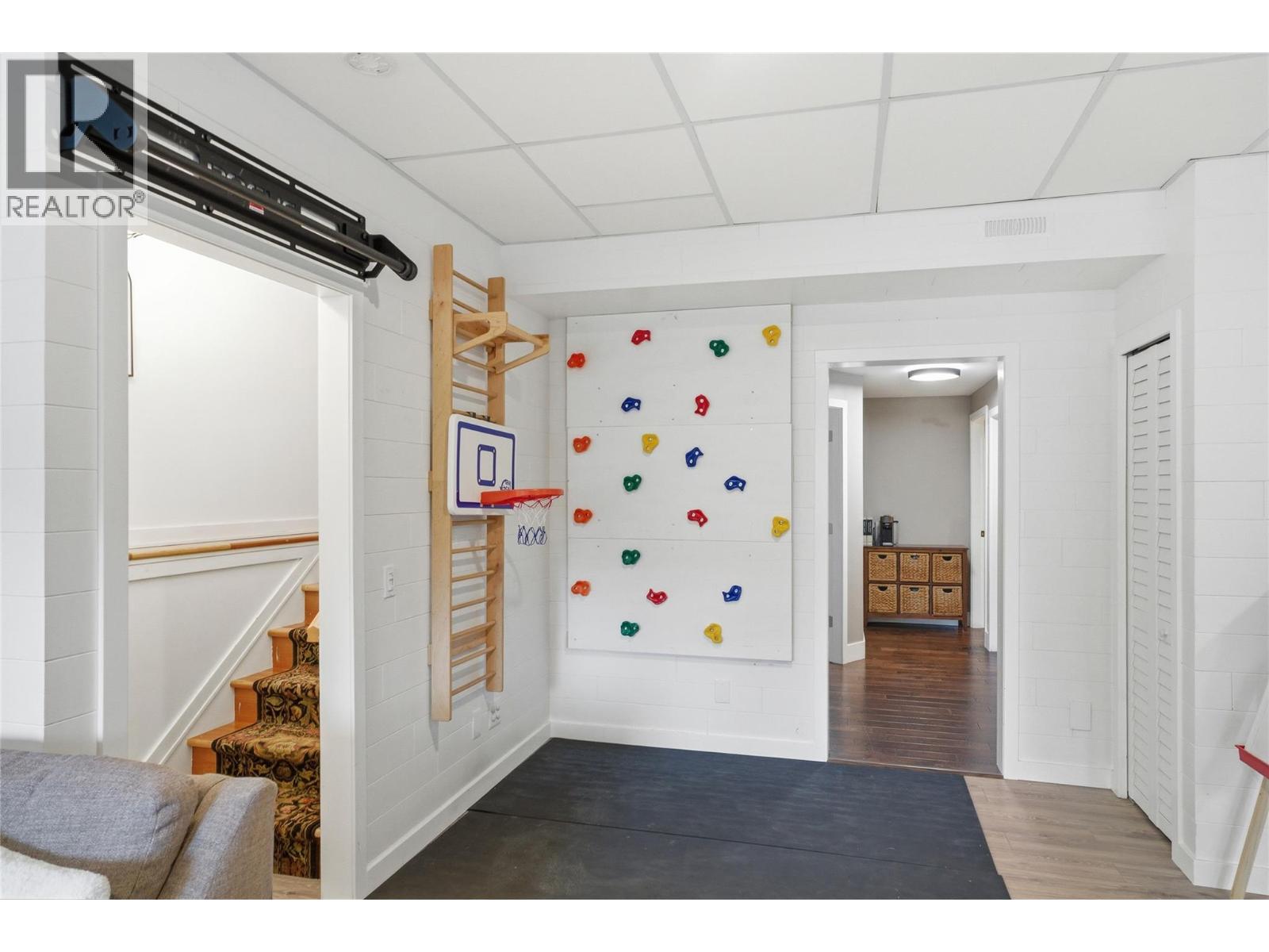 610 GLENEAGLES DRIVE - 35