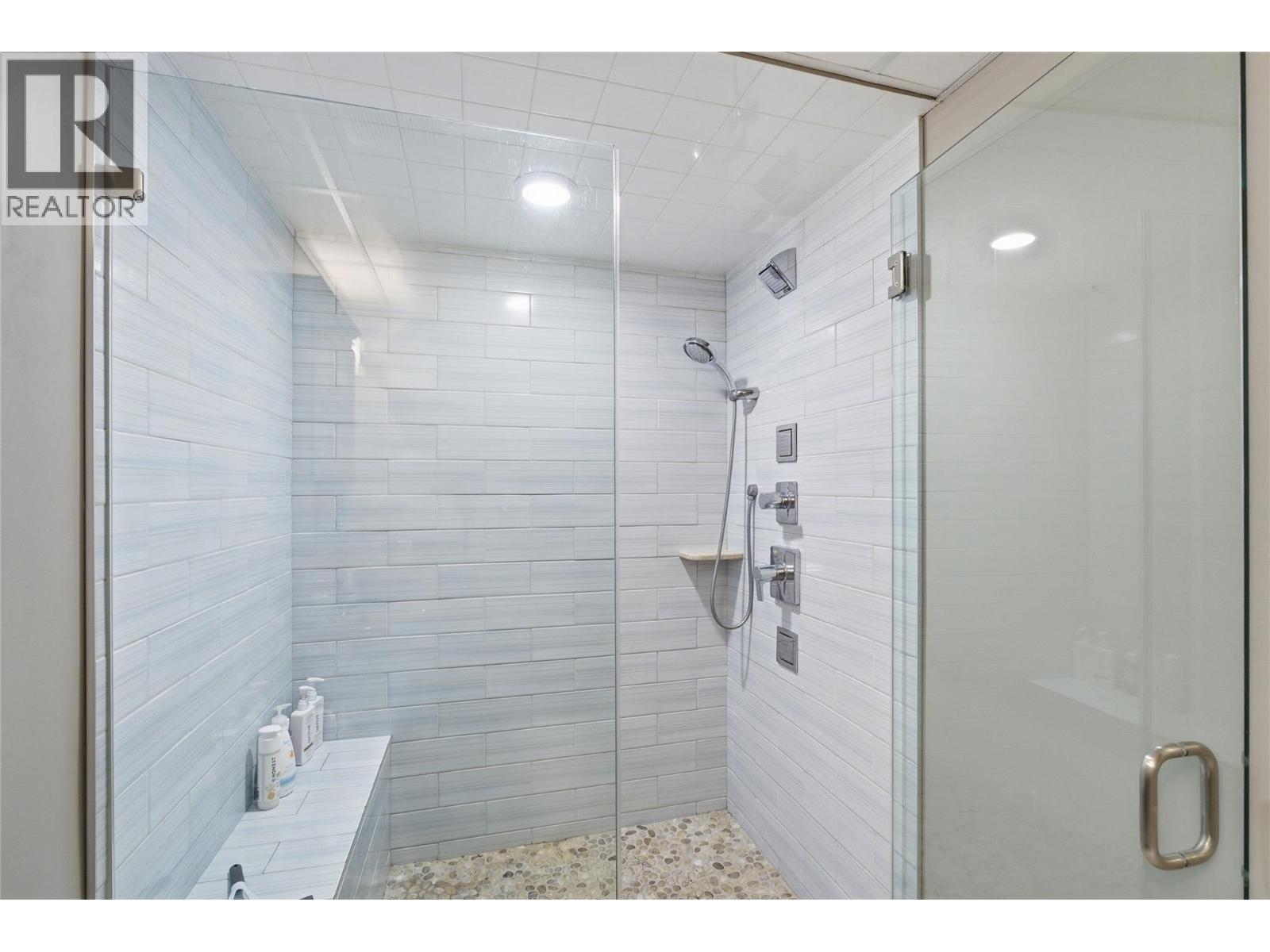 610 GLENEAGLES DRIVE - 44