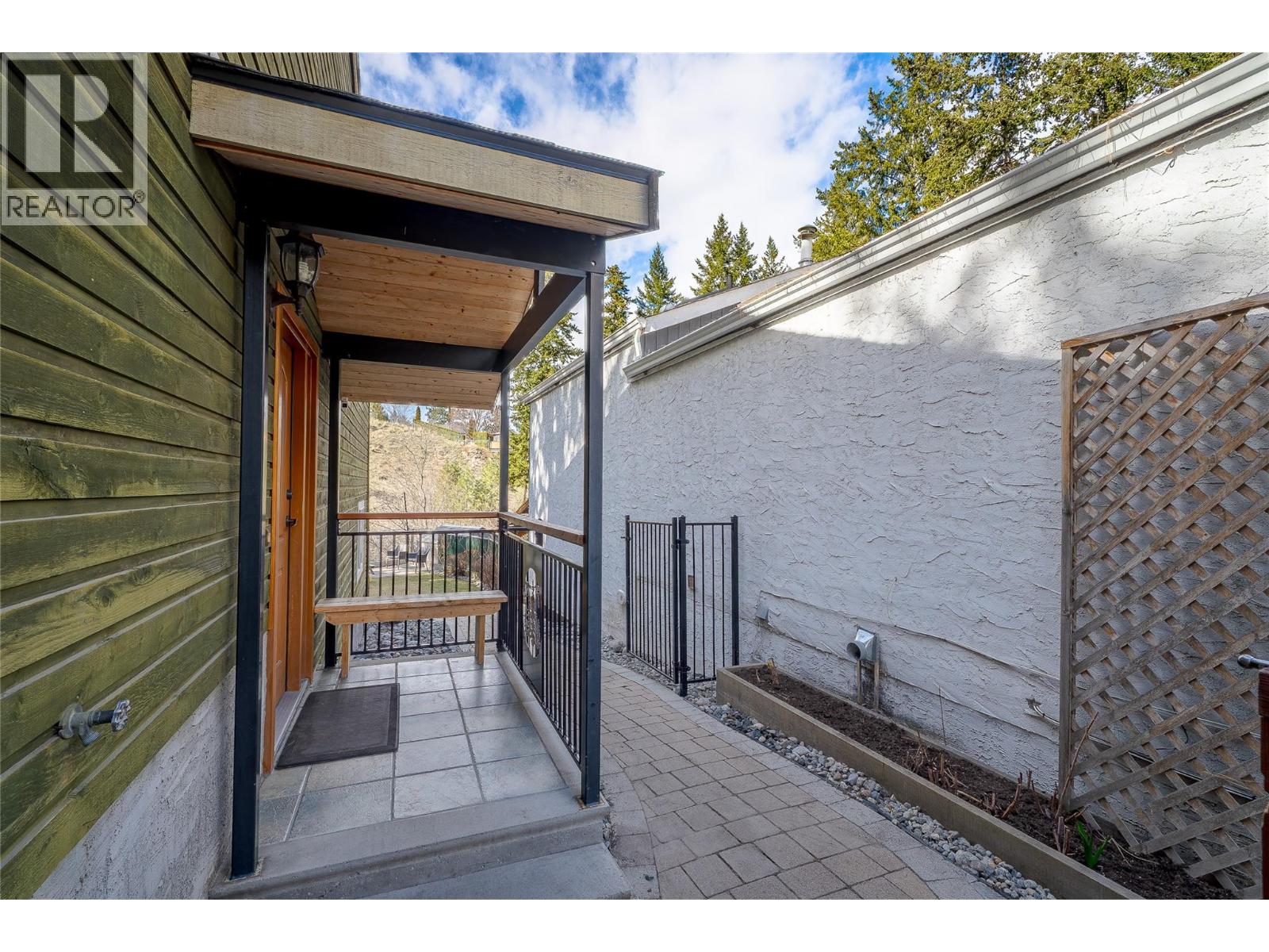 610 GLENEAGLES DRIVE - 52