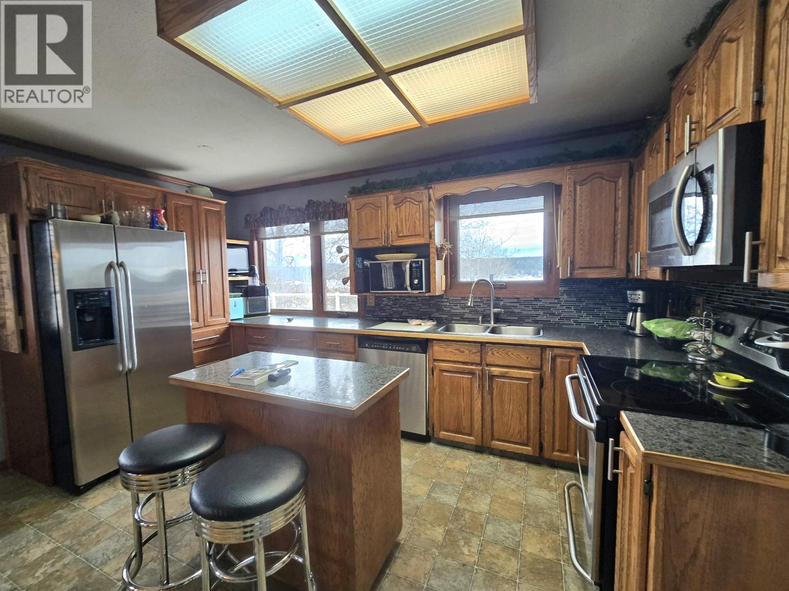 6072 LAKESHORE DRIVE - 8