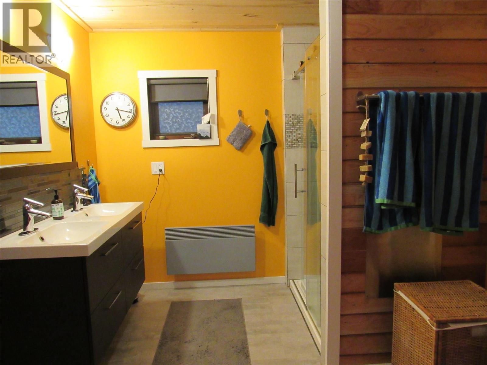 5375 Allendale Crescent, Castlegar