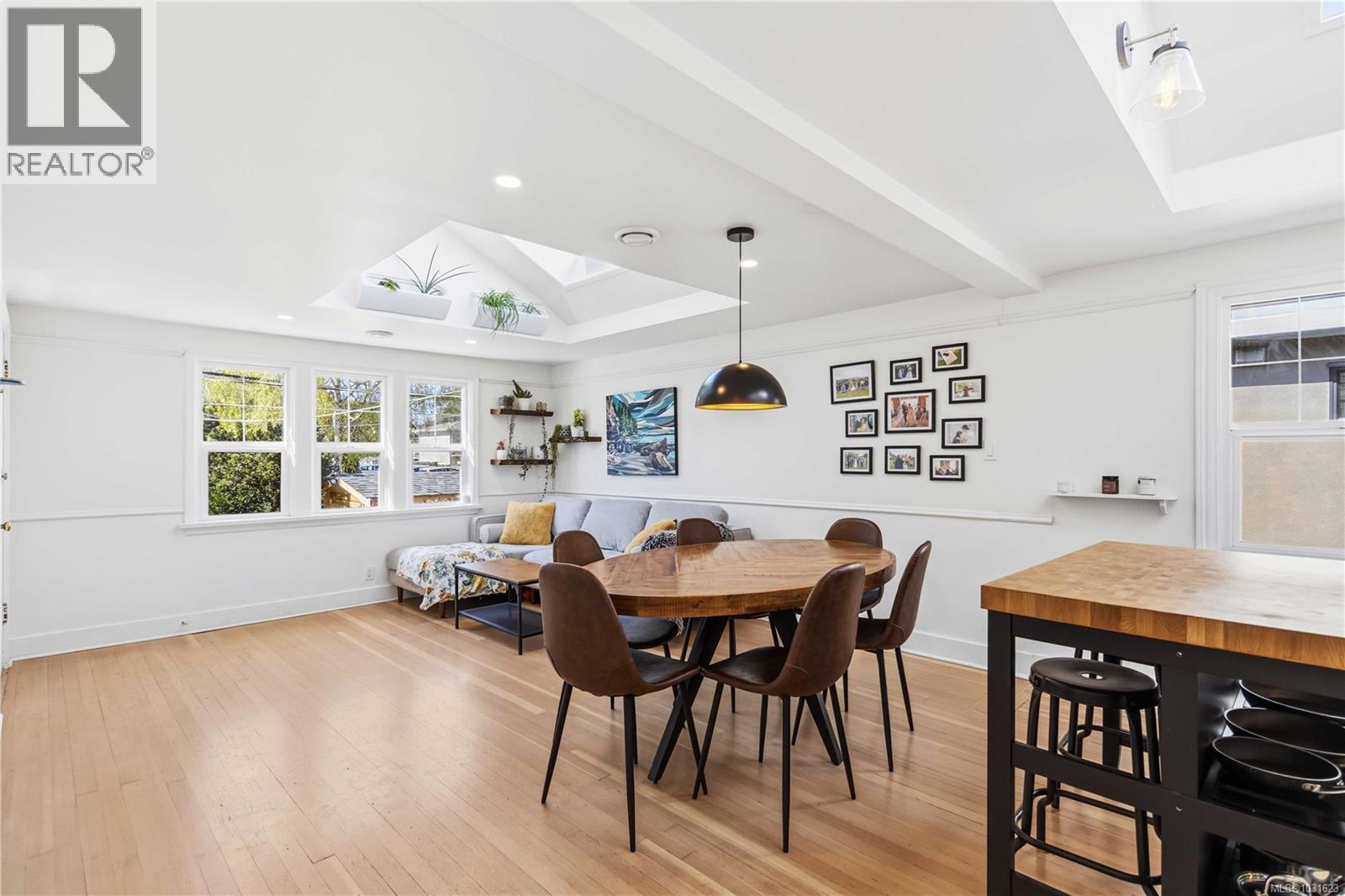 232 MICHIGAN ST - 10