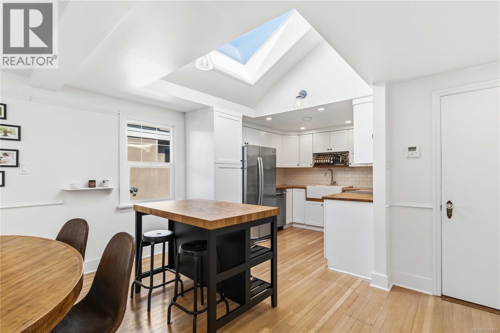 232 MICHIGAN ST - 11