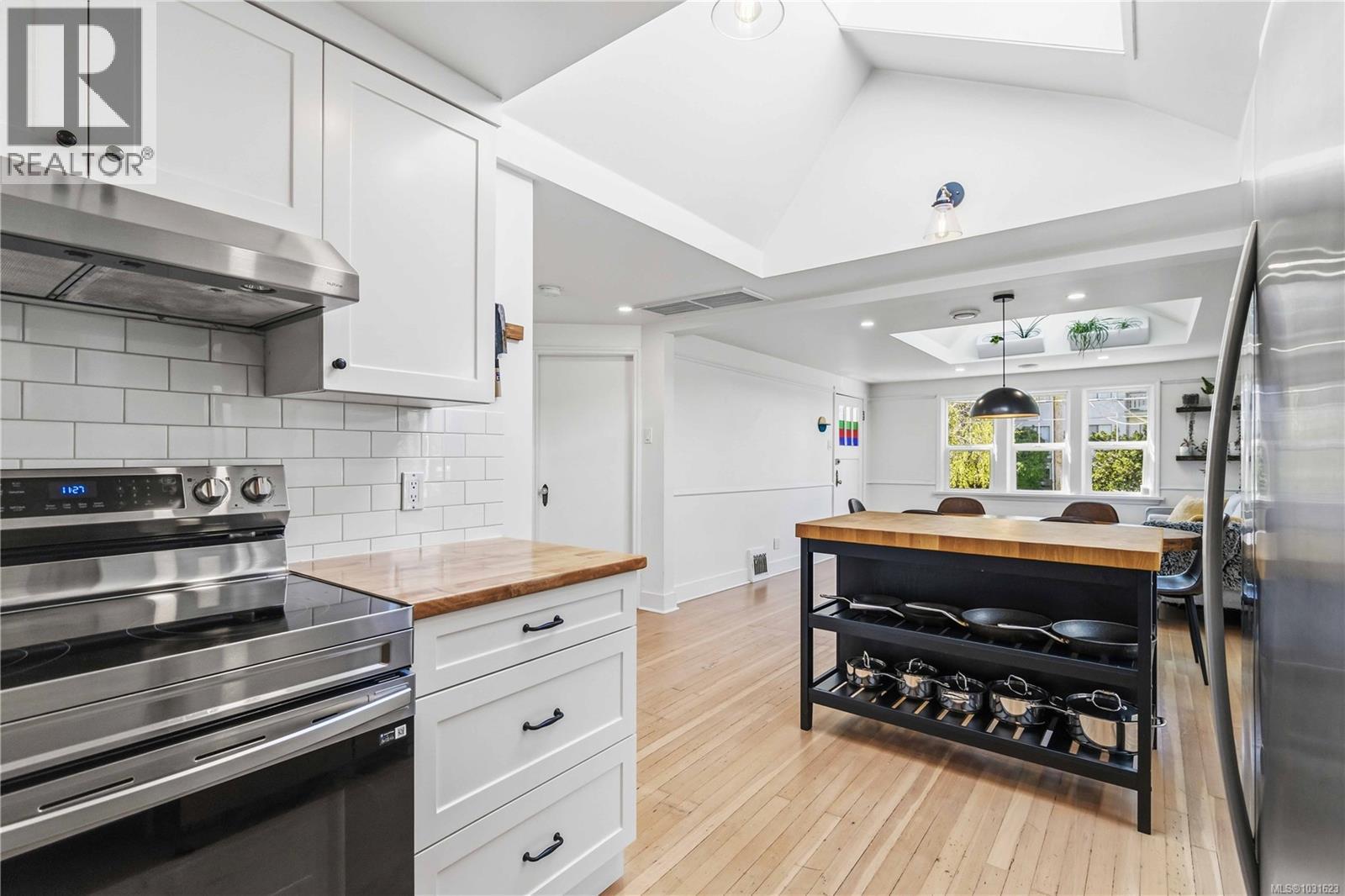 232 MICHIGAN ST - 12