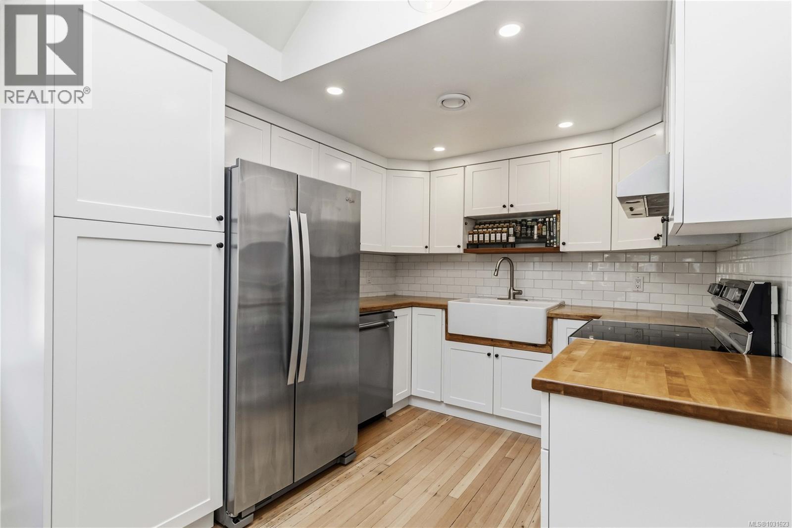 232 MICHIGAN ST - 13