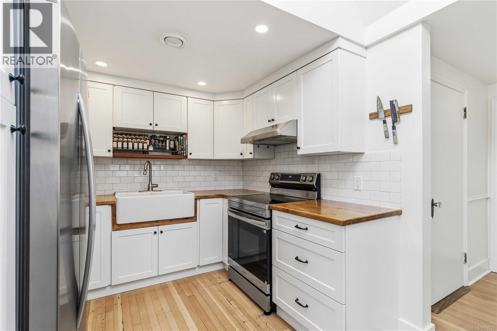 232 MICHIGAN ST - 14