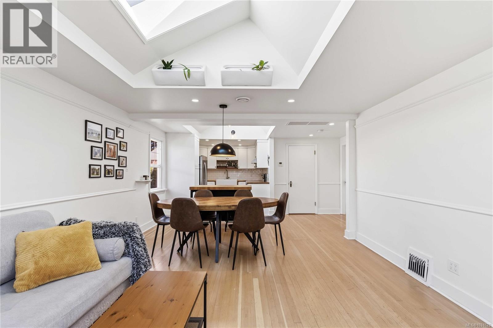 232 MICHIGAN ST - 15