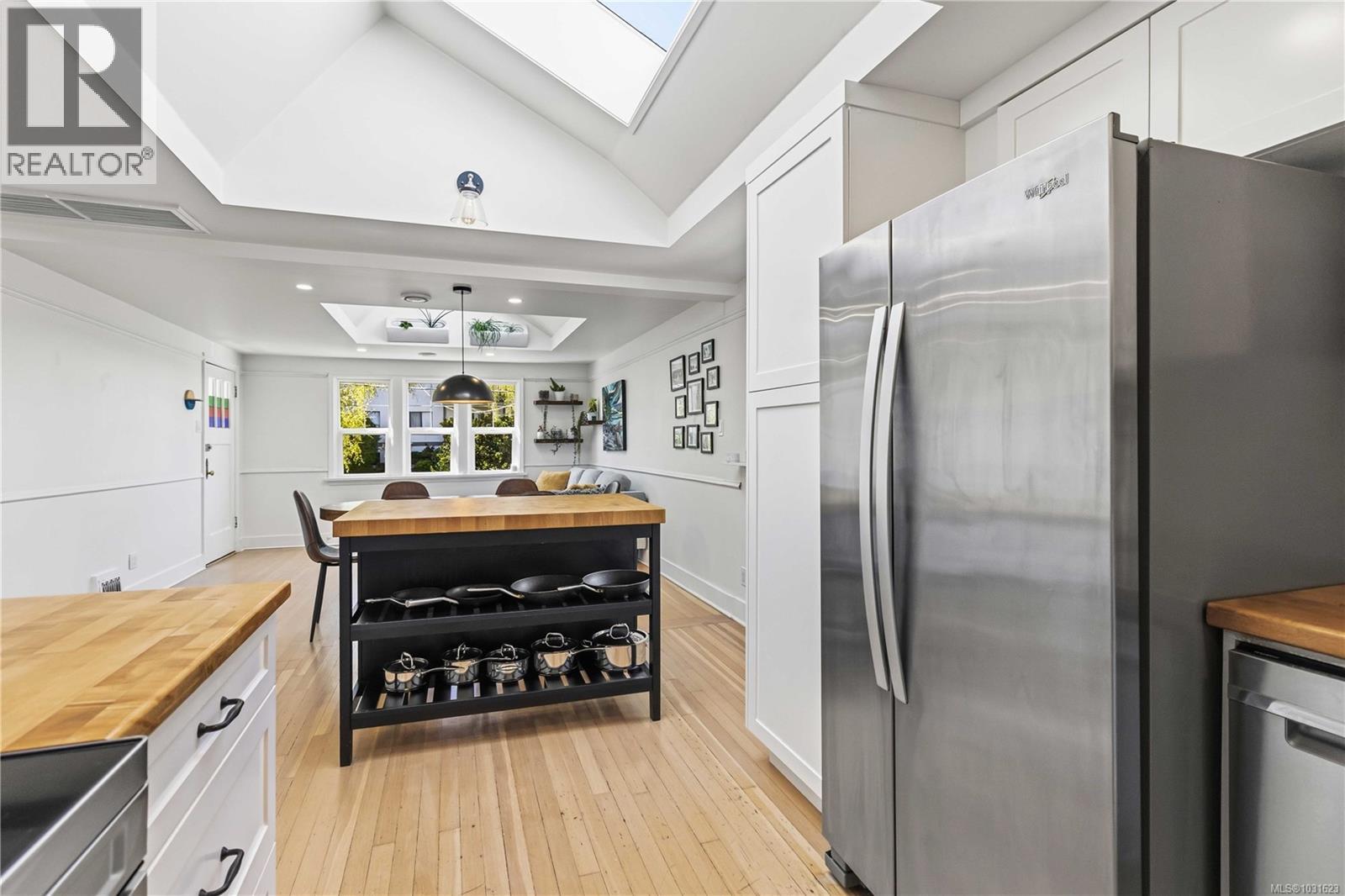 232 MICHIGAN ST - 16