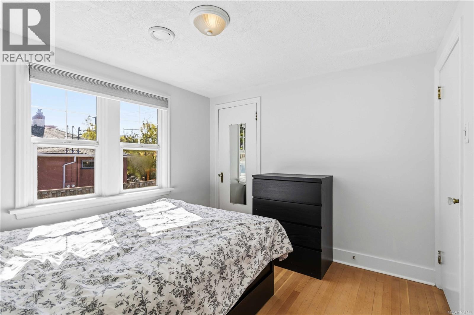 232 MICHIGAN ST - 18