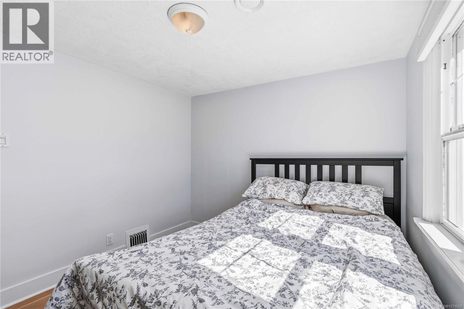 232 MICHIGAN ST - 19