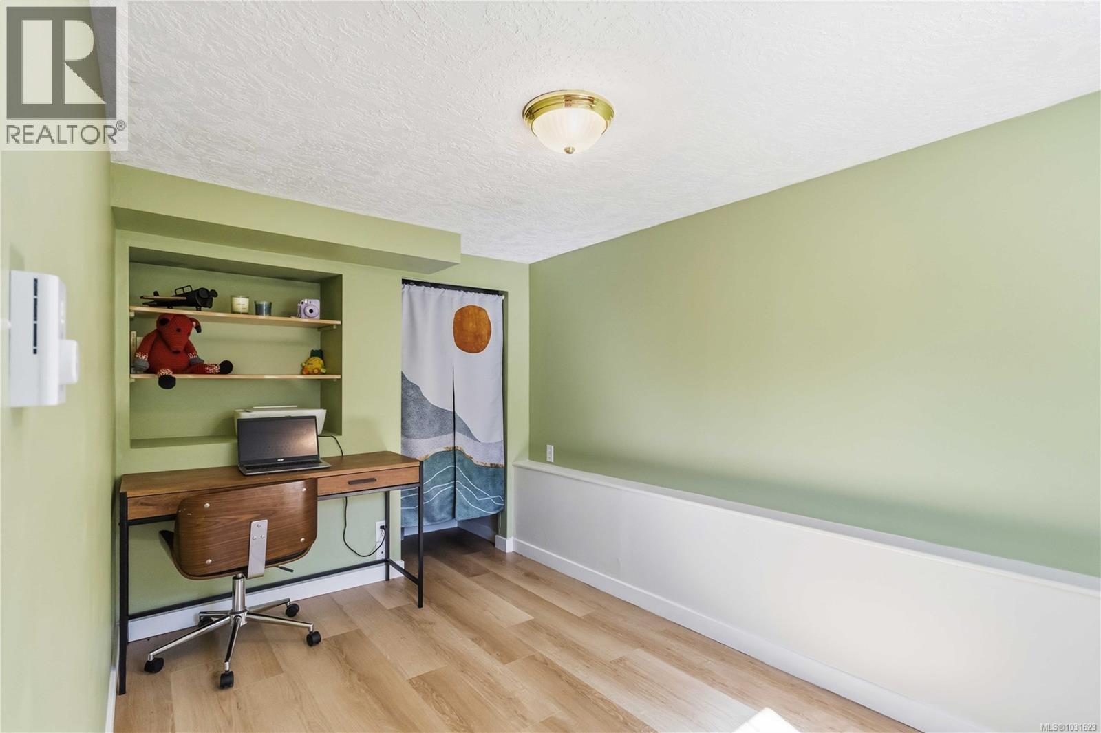 232 MICHIGAN ST - 26