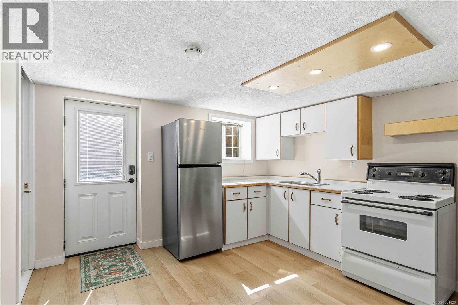 232 MICHIGAN ST - 29