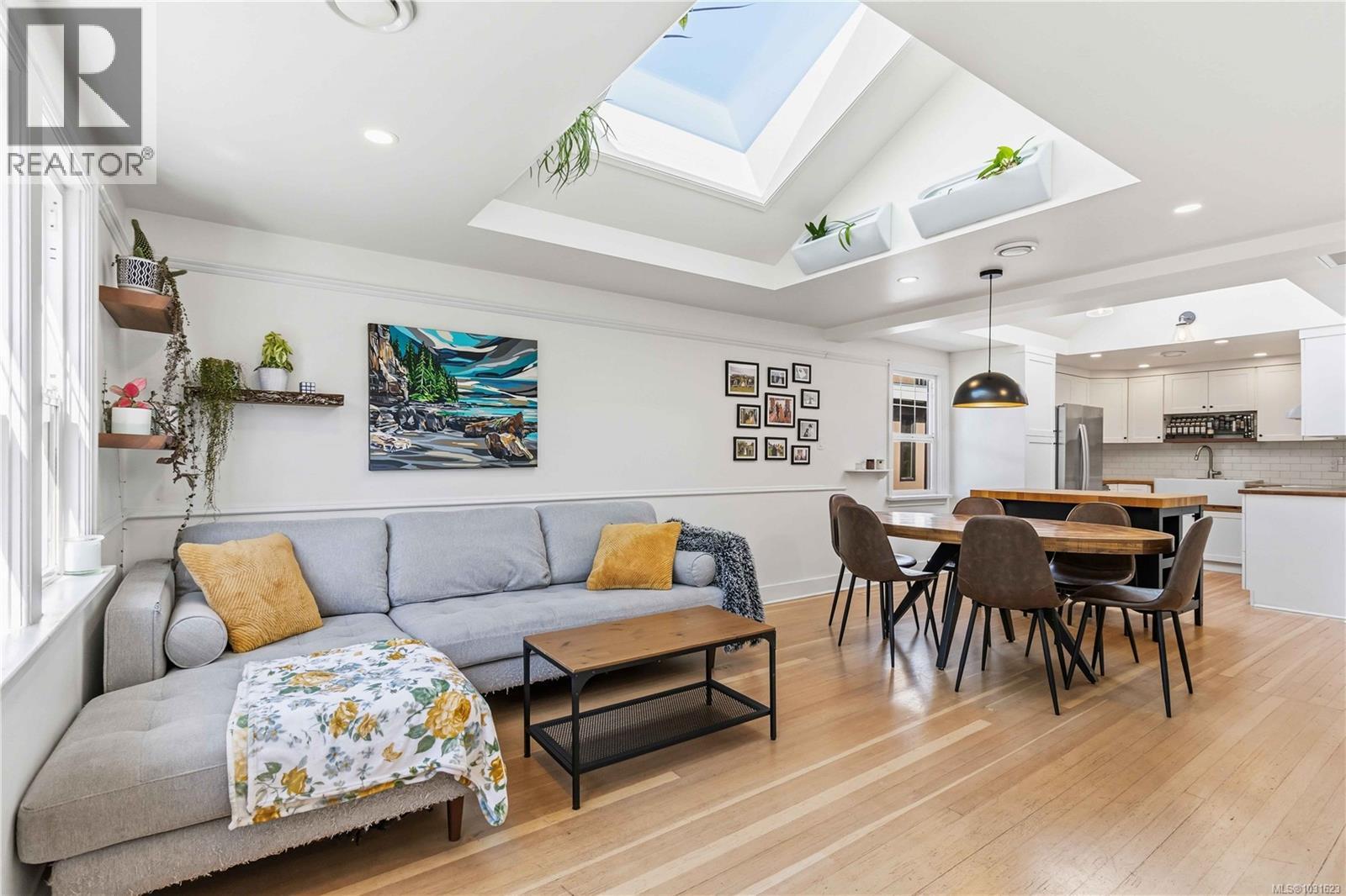 232 MICHIGAN ST - Image 3