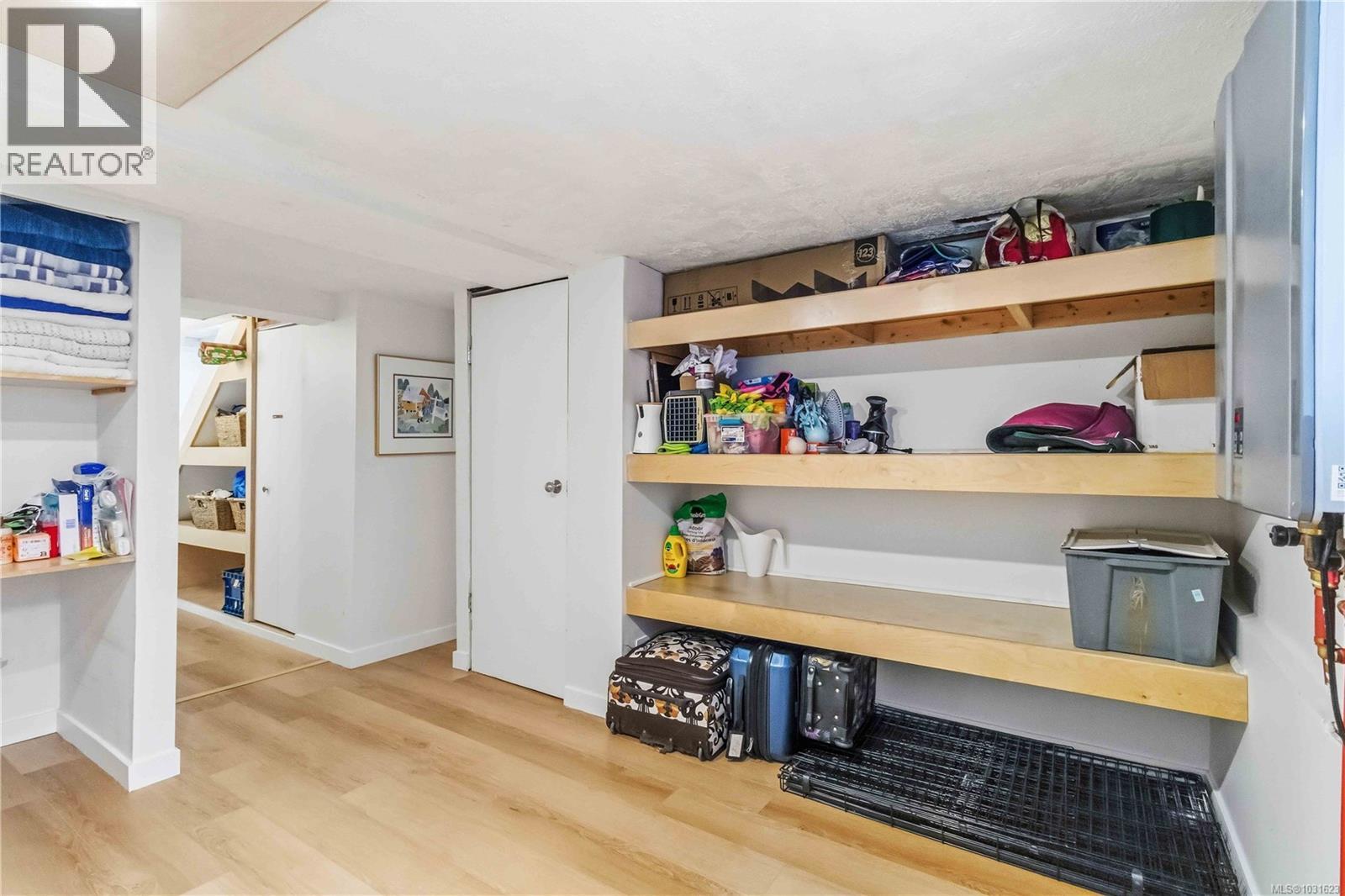 232 MICHIGAN ST - 36