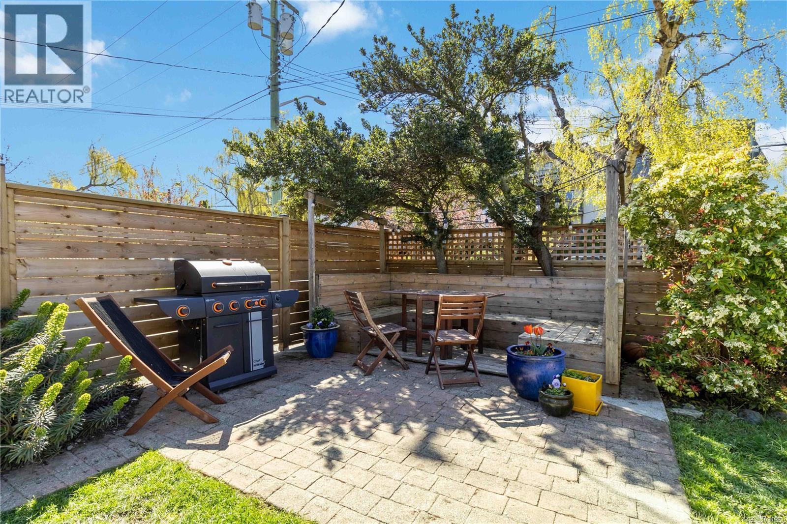 232 MICHIGAN ST - 37