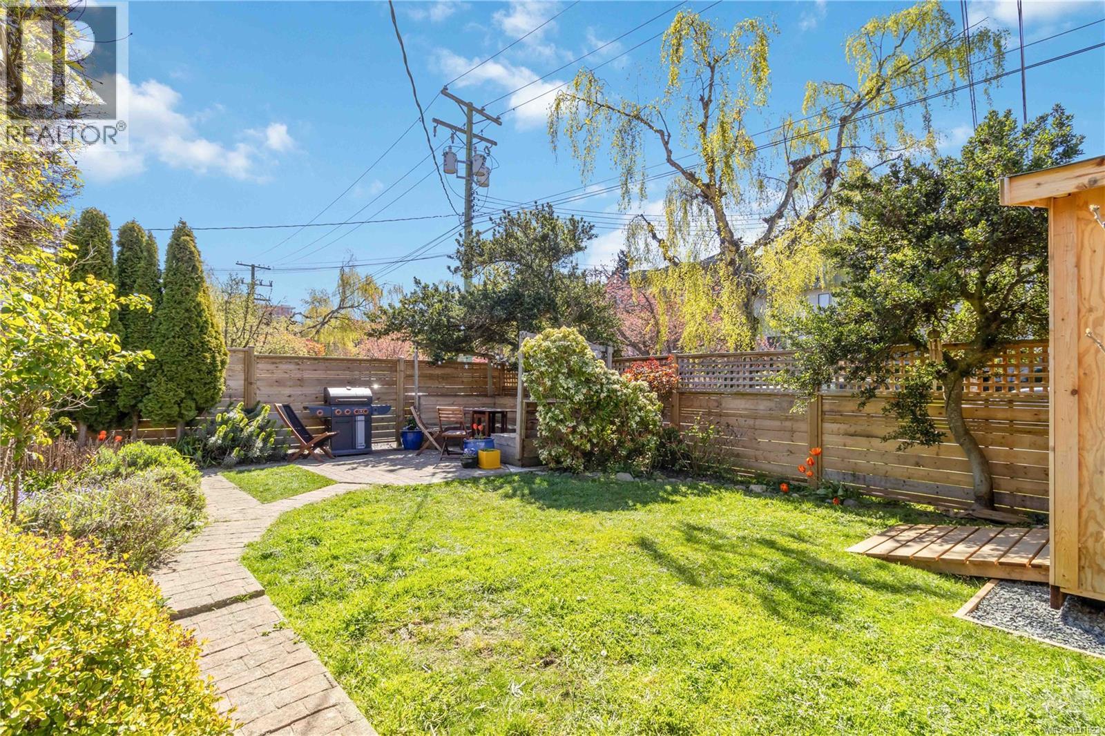 232 MICHIGAN ST - 40