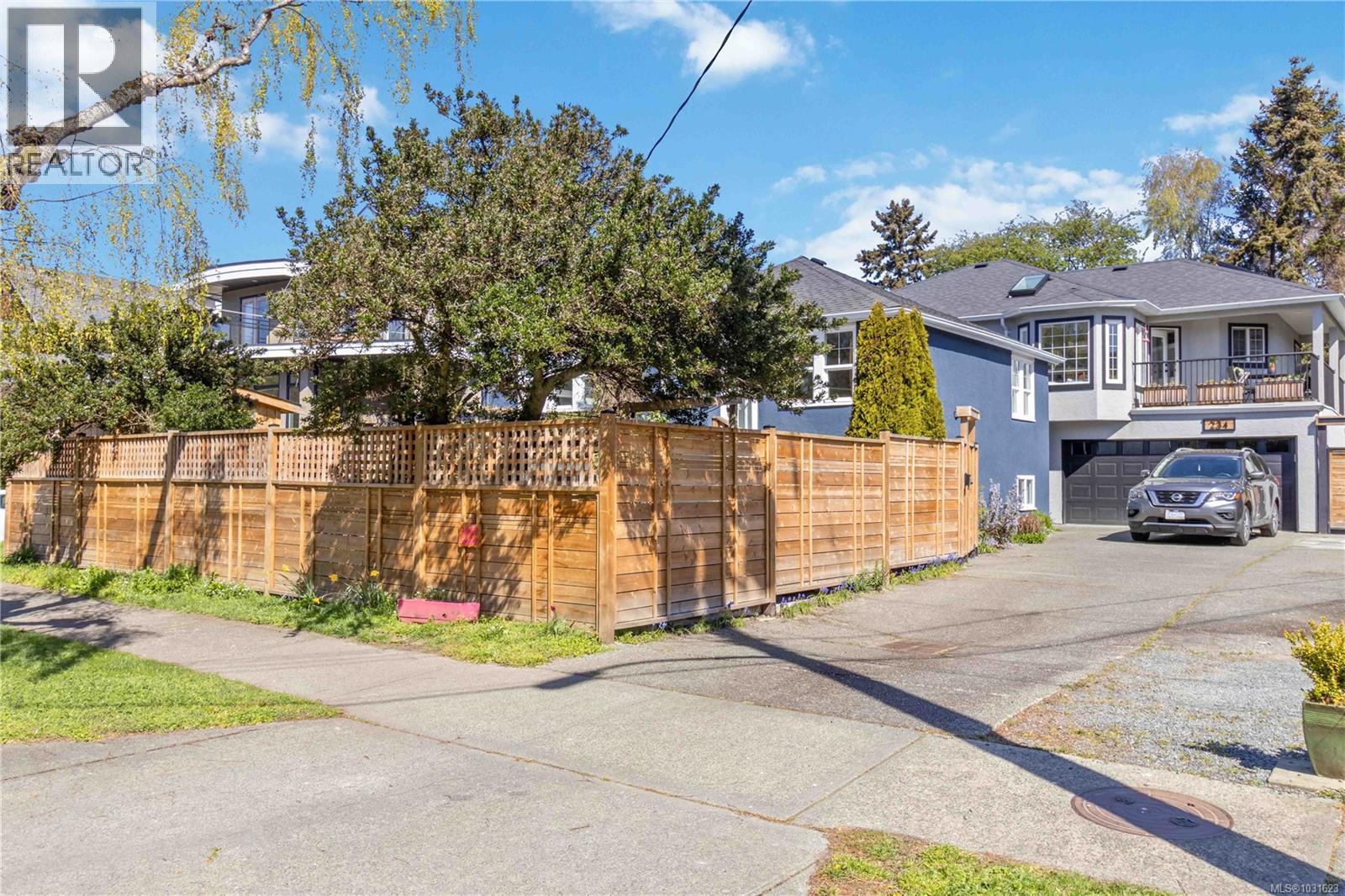 232 MICHIGAN ST - 45