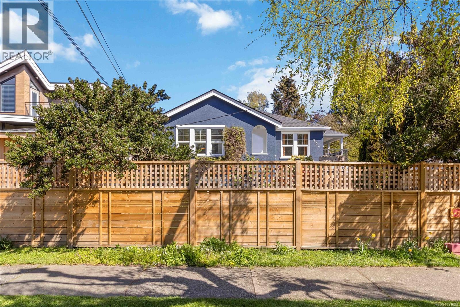 232 MICHIGAN ST - 46