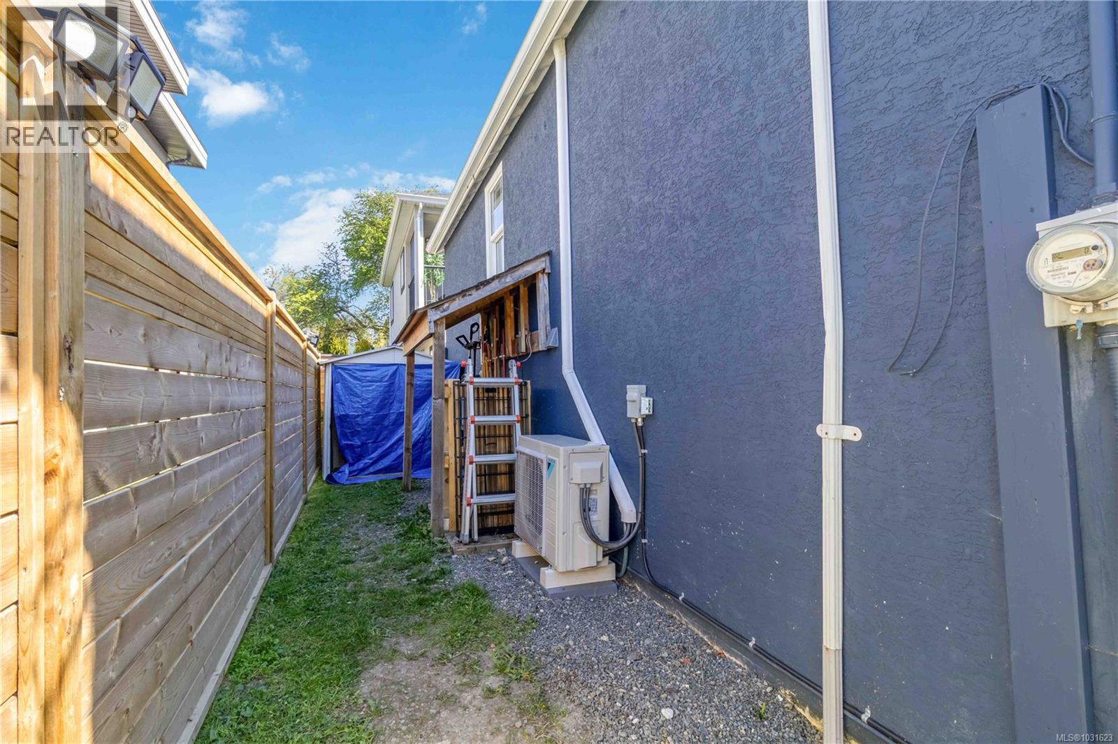 232 MICHIGAN ST - 50