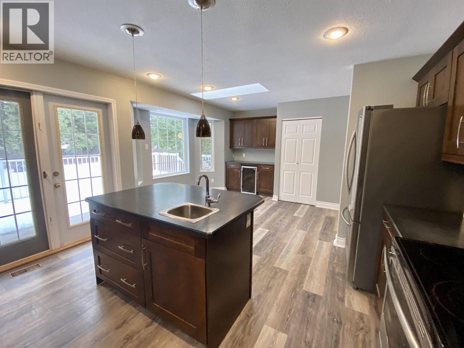 4913 MILLS AVENUE - 9