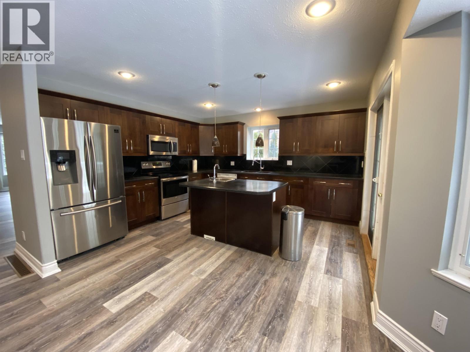 4913 MILLS AVENUE - 8