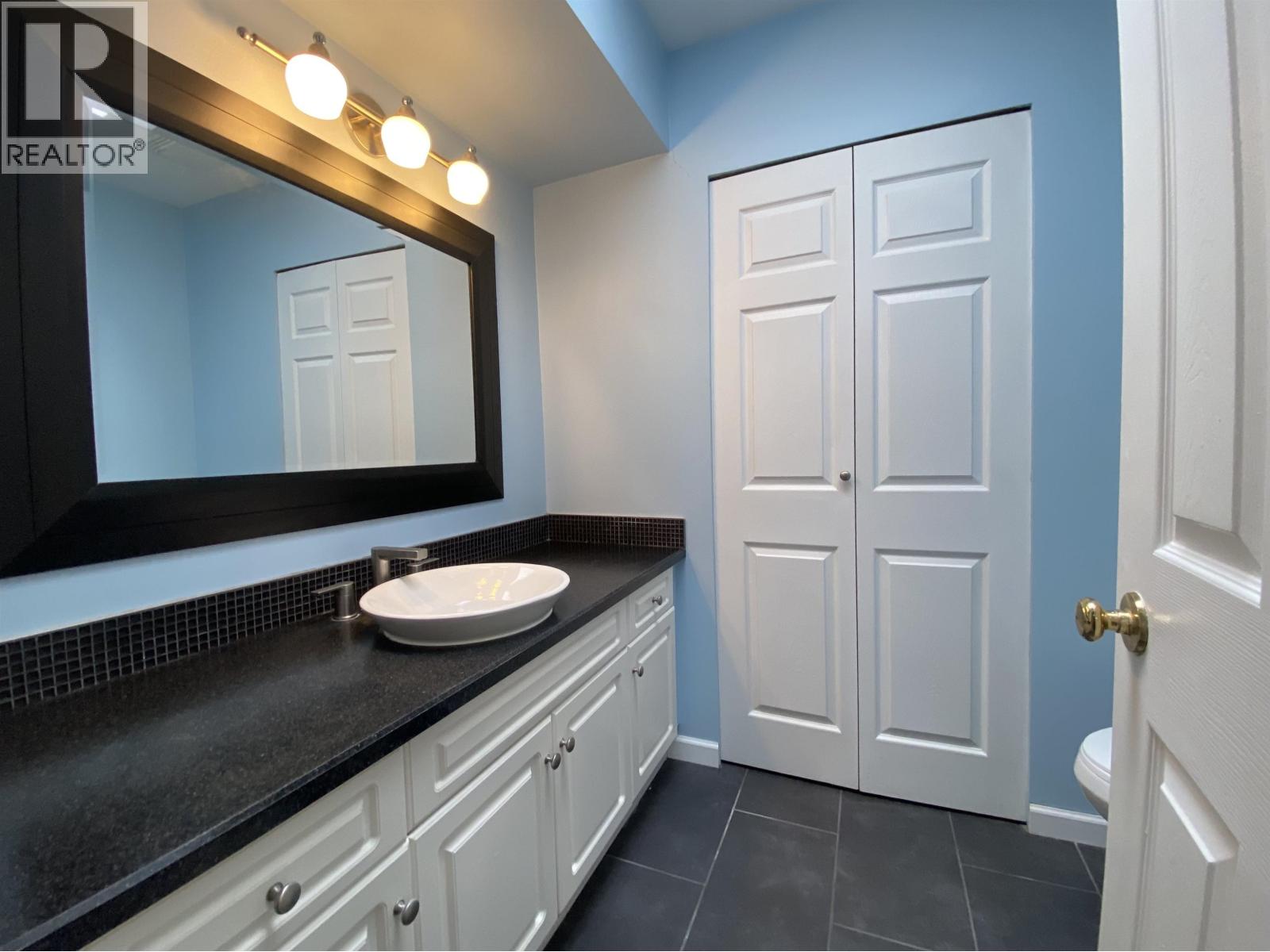 4913 MILLS AVENUE - 21